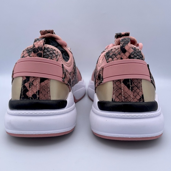 Guess GBG Women's Shoe Jimmy Lace-up Sneakers Pink Digital Camo Size 10 M US - Picture 4 of 7